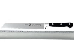 Zwilling - Professional « S » Couteau à Pain 20 Cm -Couteaux De Cuisine ZW31026 200 04 zwilling professional s 31026 200 broodmes d4